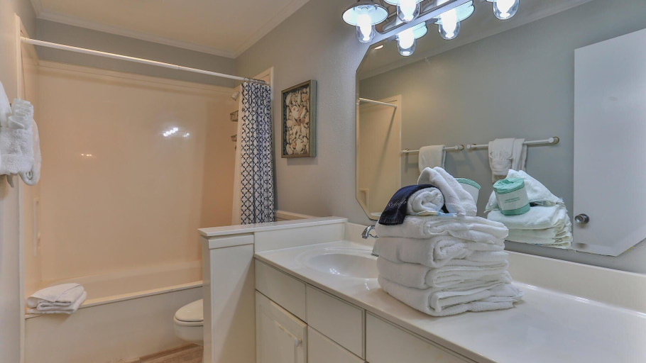 Bathroom 3, Aegean 210, Okaloosa