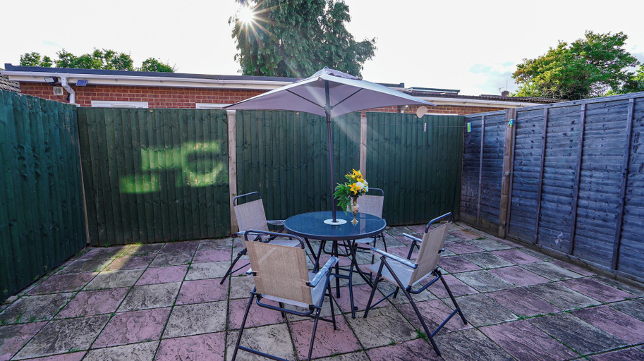 Others 5, Spacious 3BR House Sleeps 6, London