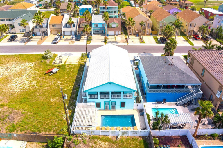 Exterior & Views 2, Retreats at Lantana 4 Plex, Cameron