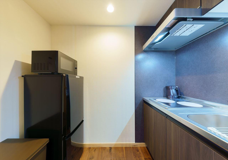 Others 4, Inn Sparrow, Taitō