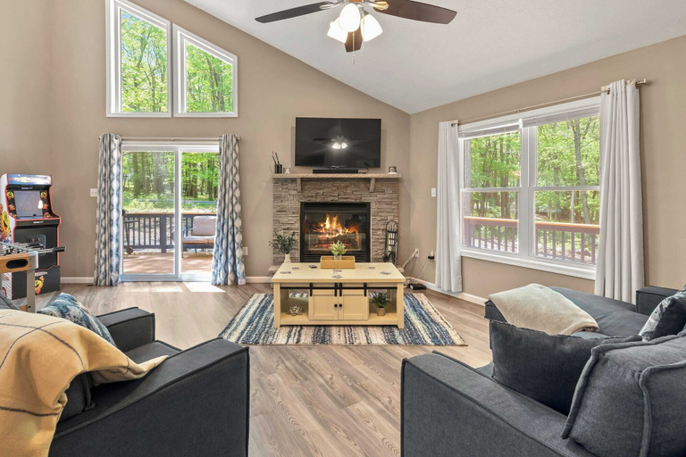 Others 4, Wildrun by Avantstay Family-friendly Cabin, Carbon