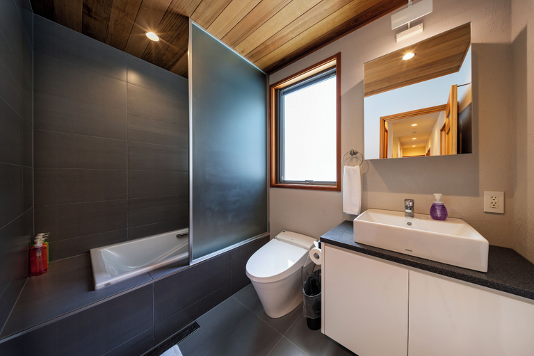 Bathroom 3, Bluebird Chalets, Hakuba