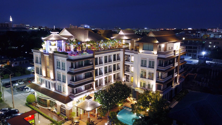 Exterior 10
