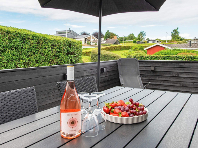 Food & Drinks 4, 5 Star Holiday Home in Hejls, Kolding