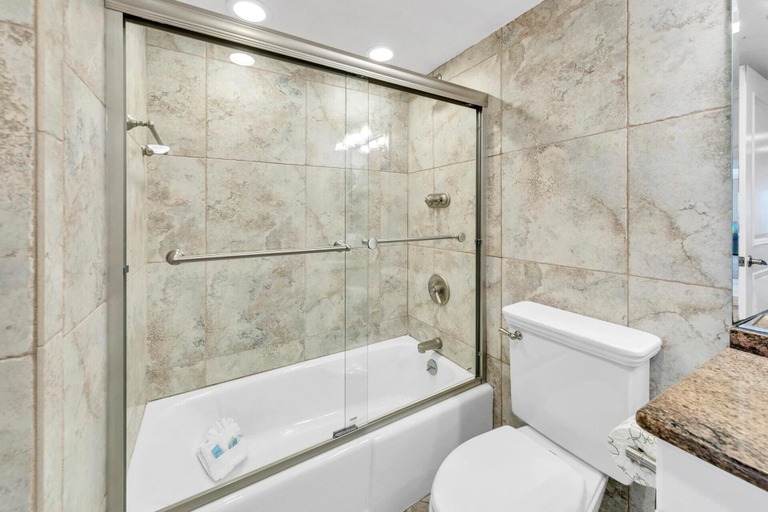 Bathroom 3, Destin Towers 93, Okaloosa