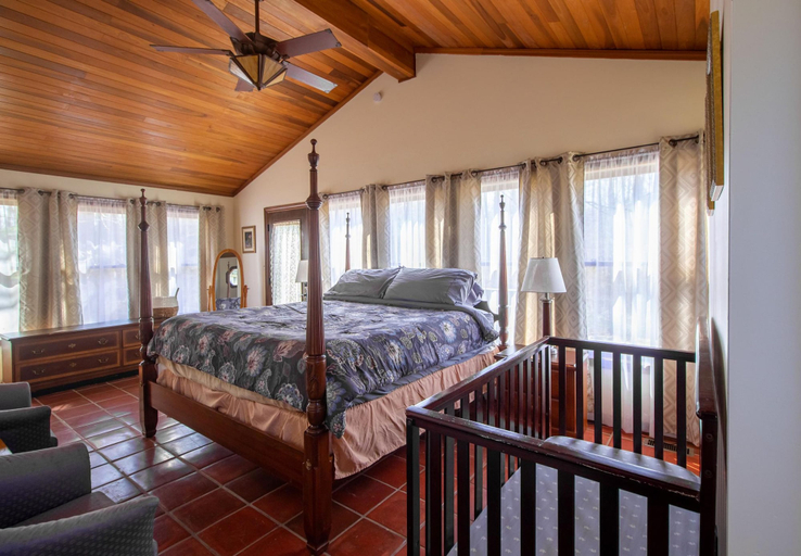 Bedroom 5, Private Retreat w Pool Hot Tub and Dining Hall, Monroe
