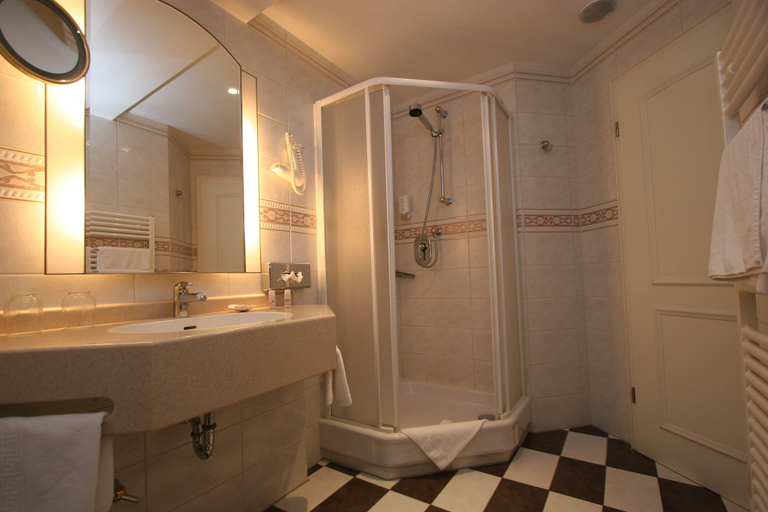 Bathroom 7