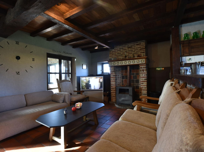 Others 5, Appealing Chalet in Westouter With Garden, West-Vlaanderen