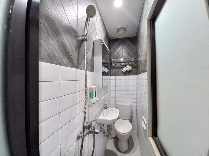 Bathroom 3, Homestay Jogja Jakal By Simply Homy, Sleman