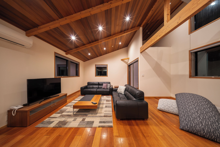 Others 4, Bluebird Chalets, Hakuba
