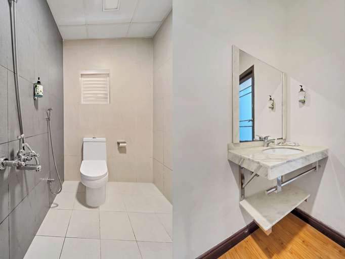 Bathroom 4, Itsy Hotels Adrak, Thiruvananthapuram