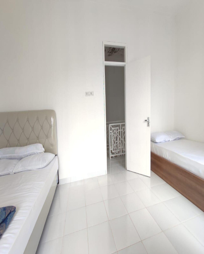 Bedroom 12