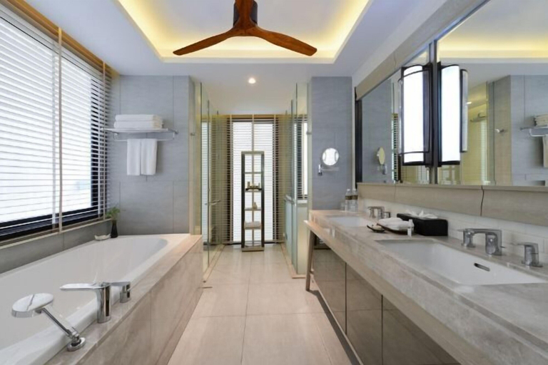 Bathroom 4