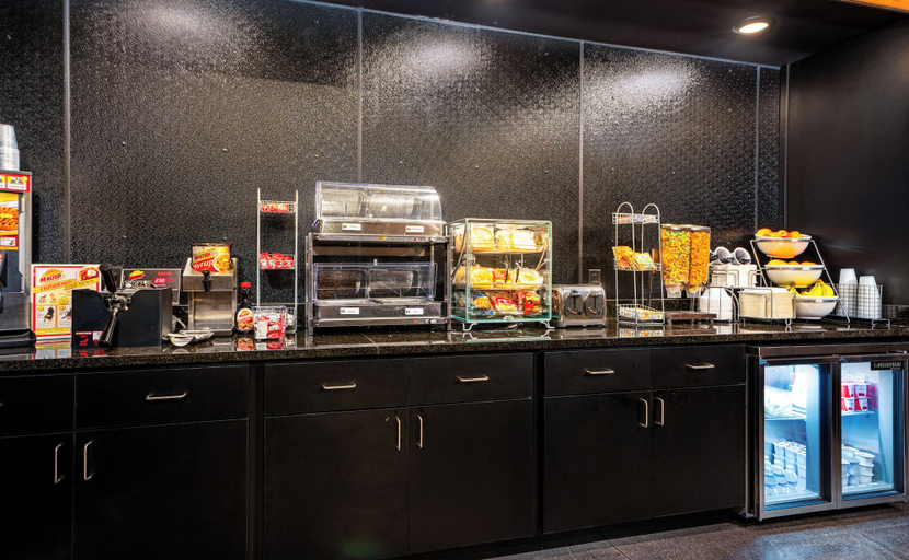 Food & Drinks 5, Cobblestone Hotel & Suites - Lynden, Whatcom