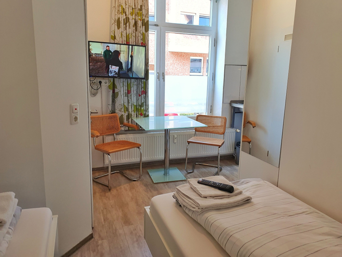 Bedroom 25