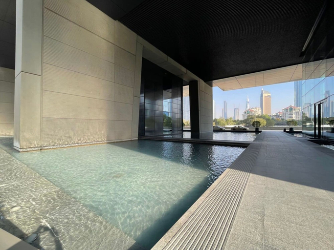 Sport & Beauty 5, Silkhaus Stunning View in Iconic Tower Pool Gym, Dubai