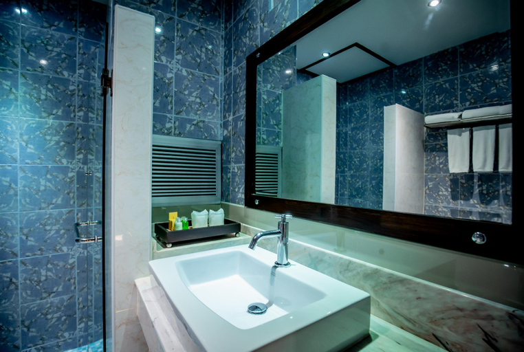 Bathroom 10