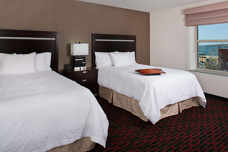 Bedroom 3, Hampton Inn Portland Downtown - Waterfront, Cumberland