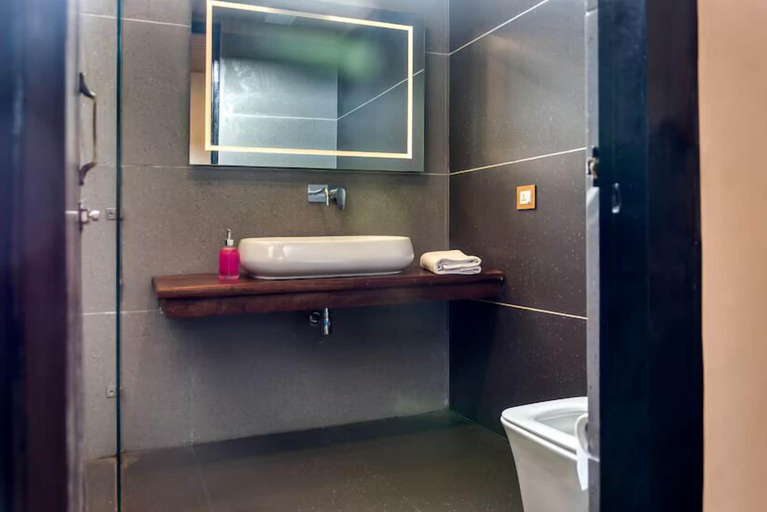 Bathroom 3, Corbett Machaan Resort, Nainital