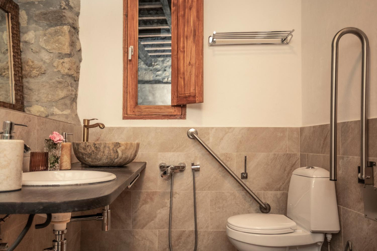 Bathroom 3, MAS CAMPASSOL, Girona