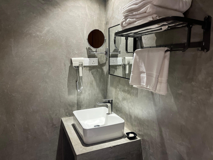 Bathroom 3, selene city hotel, K.F.G. & G. Korale