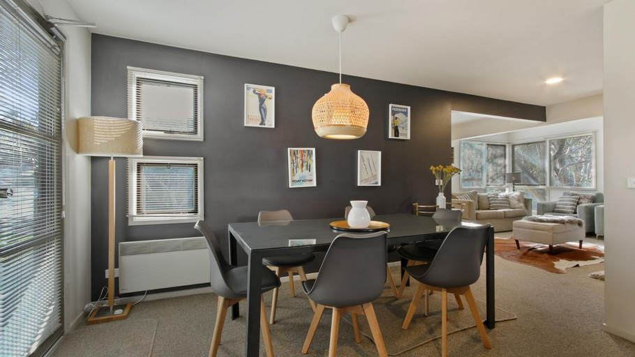 Dining Room 9