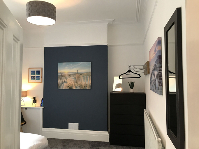 Others 5, Bright Spacious 3-bed With Office & Patio, Preston, Lancashire
