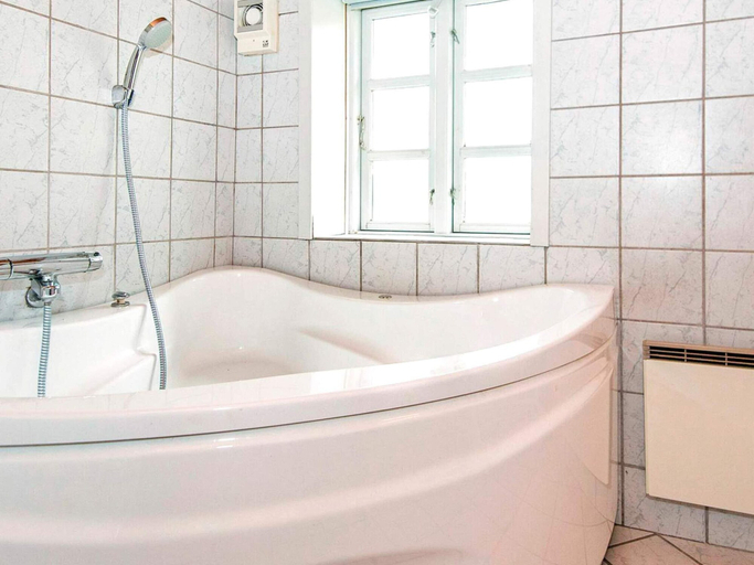 Bathroom, 6 Person Holiday Home in Hojer, Tønder