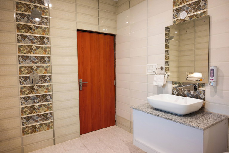 Bathroom 3, Hotel Sagar Residency- Best Mountain View Hotel In Palampur, Kangra