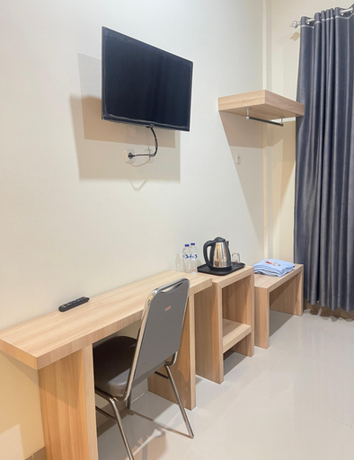 Others 4, Hotel New Pemuda, Pati