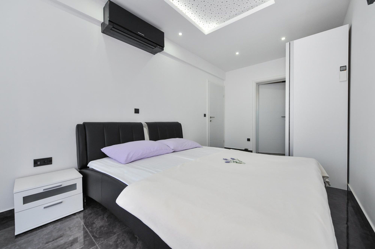 Bedroom 4, Villa Lily ZadarVillas, Privlaka