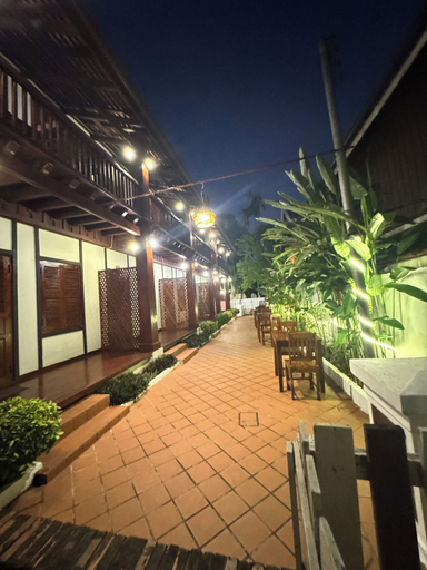 Food & Drinks