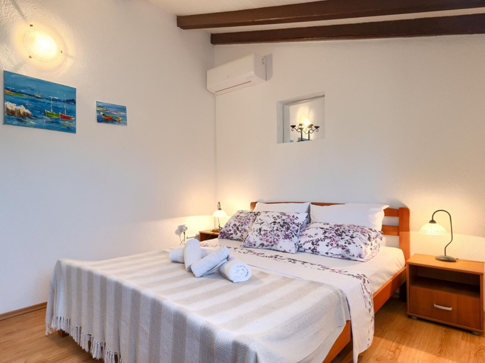 Bedroom 2, Holiday Home in Segotici With Private Pool, Marčana