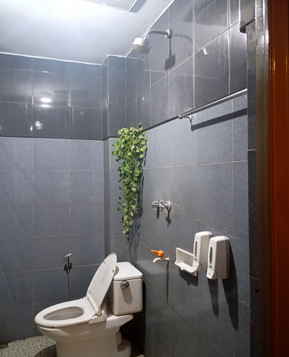 Bathroom 9