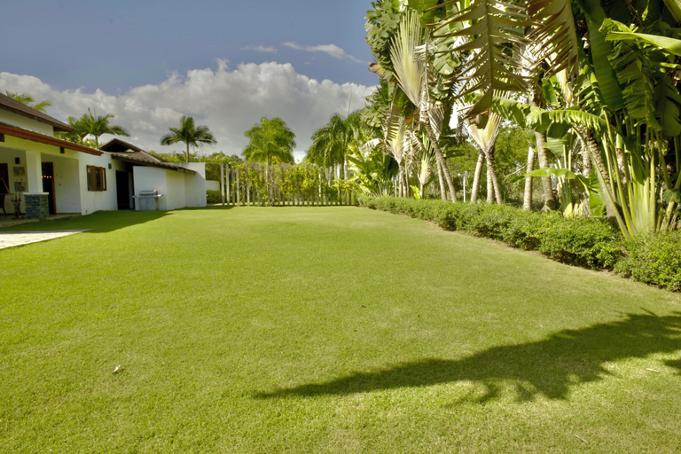 Others 5, Villa MB, Guayacanes