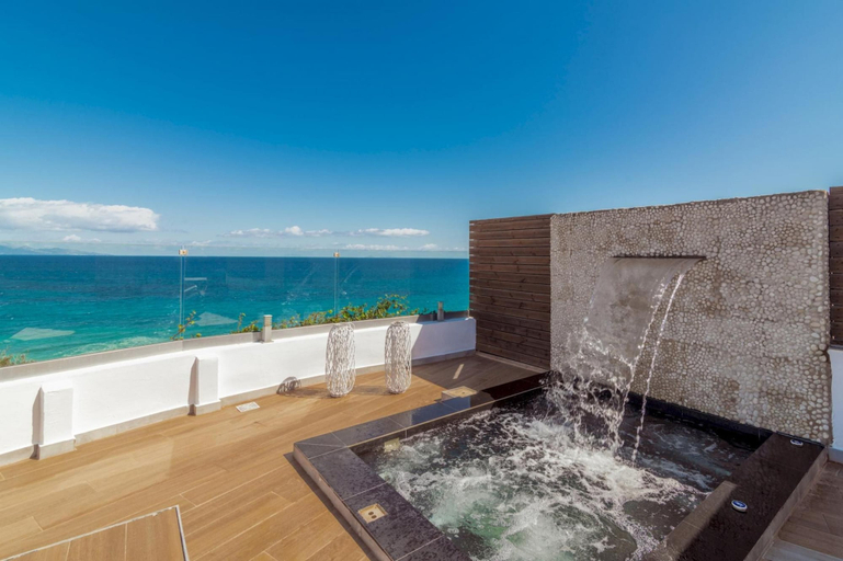 Room 5, Luxury Villa Cavo Mare Thalassa With Private Pool Jacuzzi, Ionian Islands