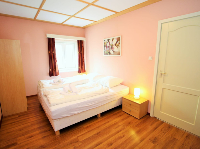 Bedroom 2, Apartment in St. Michael near Ski Slopes, Tamsweg