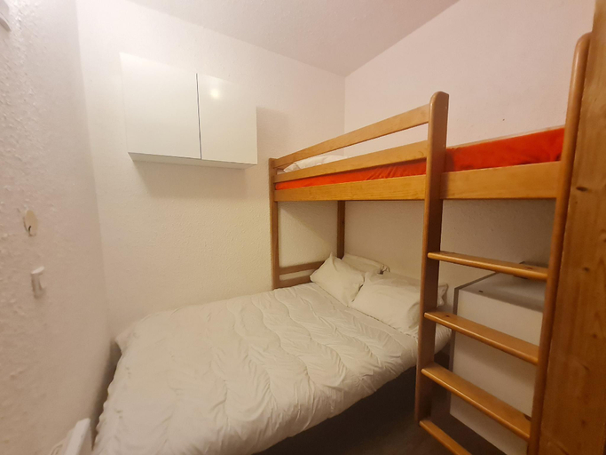 Bedroom 2, Studio 4/5 ppl near the ski runs, Isère