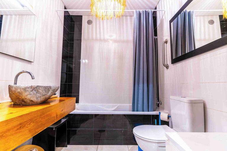 Bathroom 3, epicenter CITY, Ponta Delgada