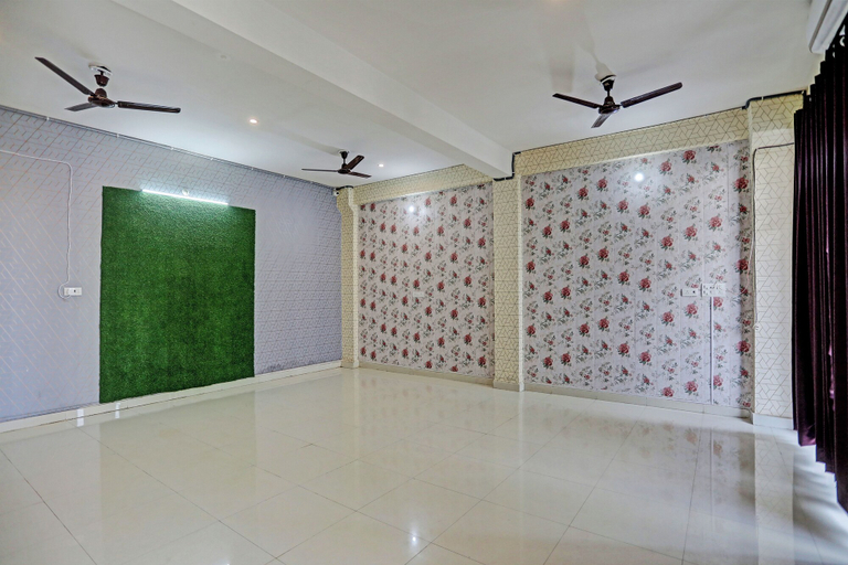 Bathroom 5, Shree Hotel, Lucknow