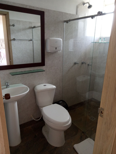 Bathroom 4, Hotel Boutique 14 Lanceros, Tibasosa