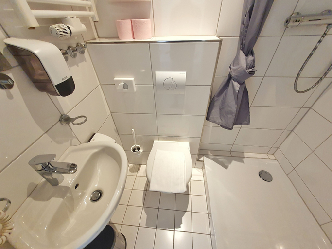 Bathroom 7