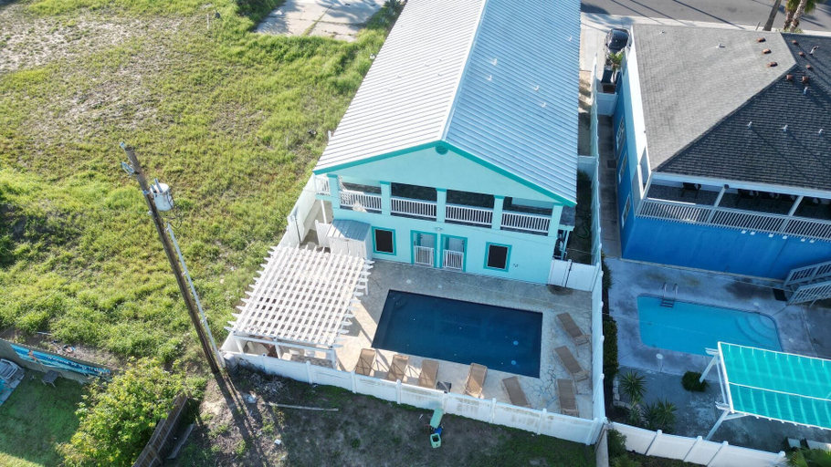 Exterior & Views 2, Lantana Retreat #3, Cameron