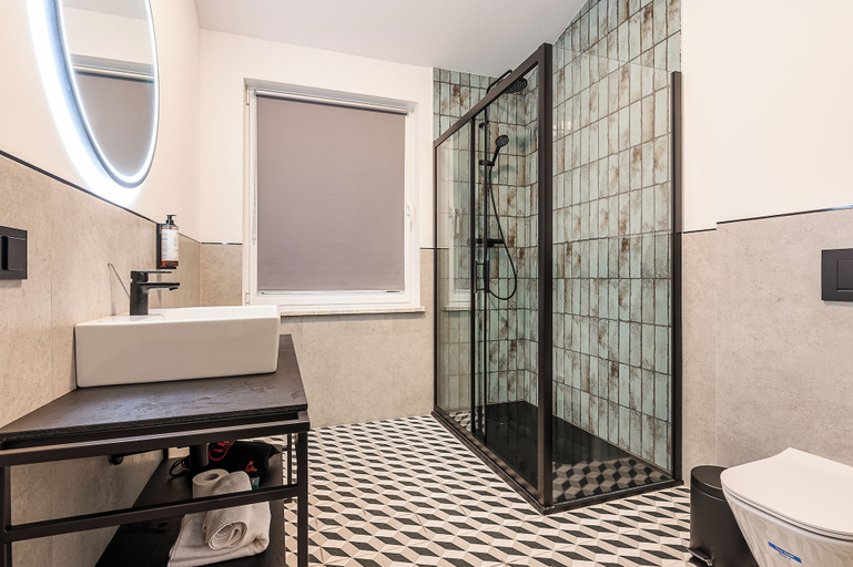 Bathroom 3, Apartamenty Lalka by ShortStayPoland, Lublin City