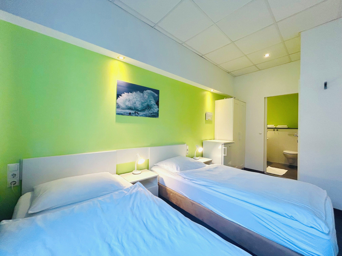 Bedroom 2, Montagehotel Business & City, Linz