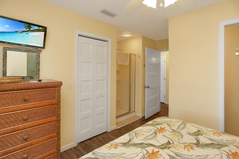 Bedroom 1, Sweet Destiny, Gulf