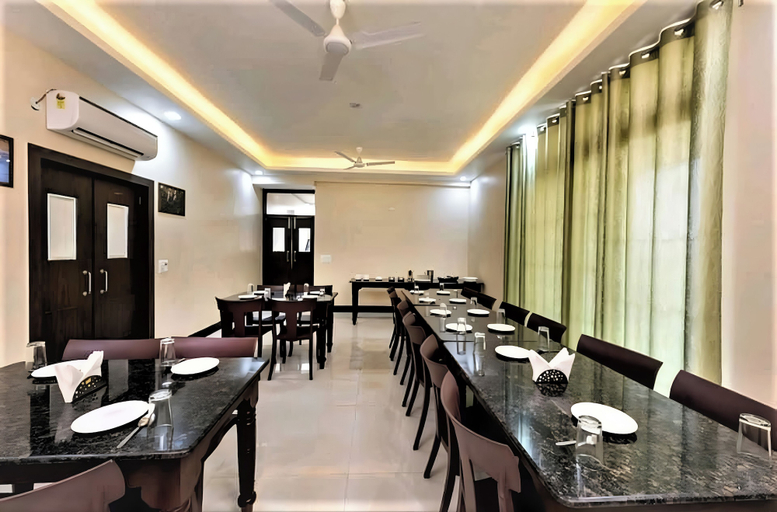 Food & Drinks 4, Hotel Ravi Residency, Bharatpur