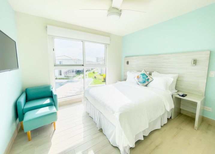 Room 5, Residences C14-1d in Chame, Chame