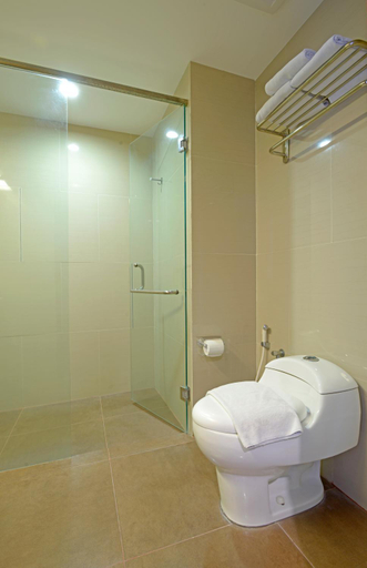Bathroom 7