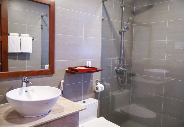 Bathroom 7